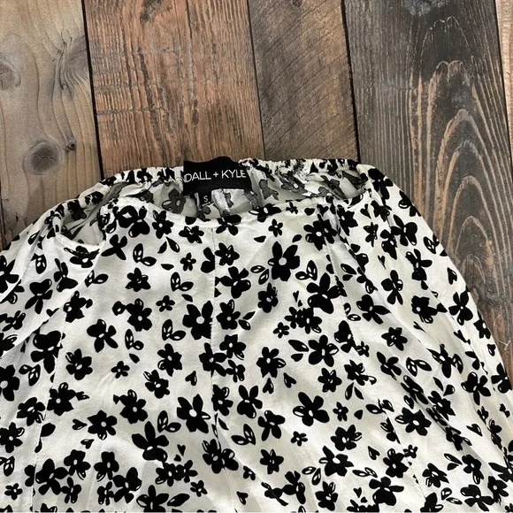 Kendall & Kylie Split Leg Palazzo Floral Pants Size Small - Picture 2 of 4